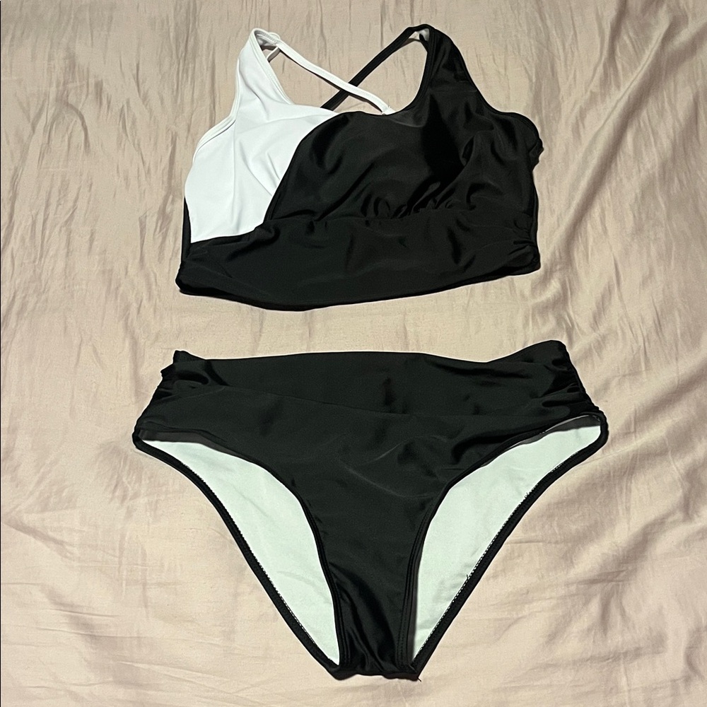 Chic High Waisted Black and White Bikini Set